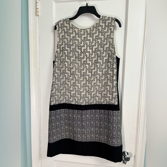 Dkny Dresses & Skirts - DKNY Black and White Geometric Mini Dress